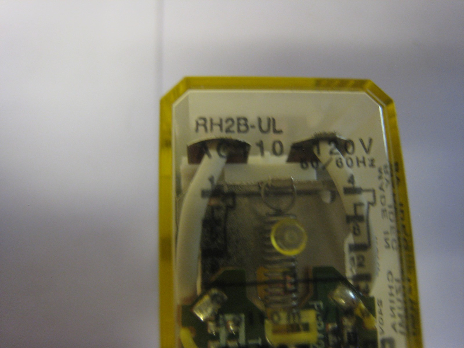 IDEC RH2B-UL AC110/120V 50/60Hz Relay 10A 8PIN