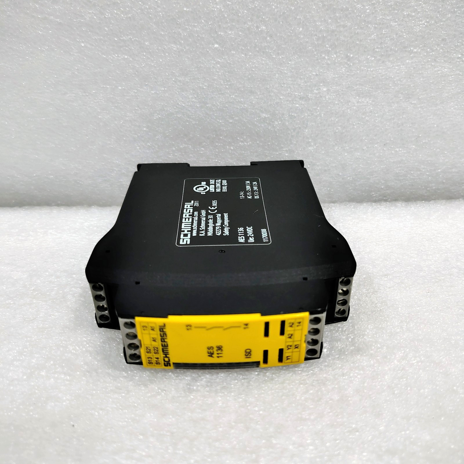 NEW SCHMERSAL AES1136 SAFETY CONTROL MONITOR RELAY MODULE 24 VDC, NoS AES1136