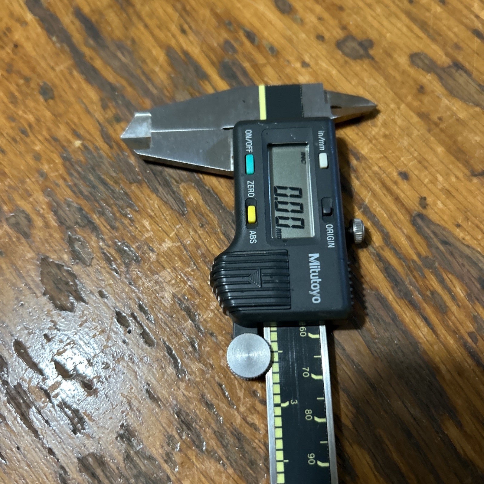 0-6″/ 0-150mm Absolute Digimatic Caliper Mitutoyo working with case pre-owned