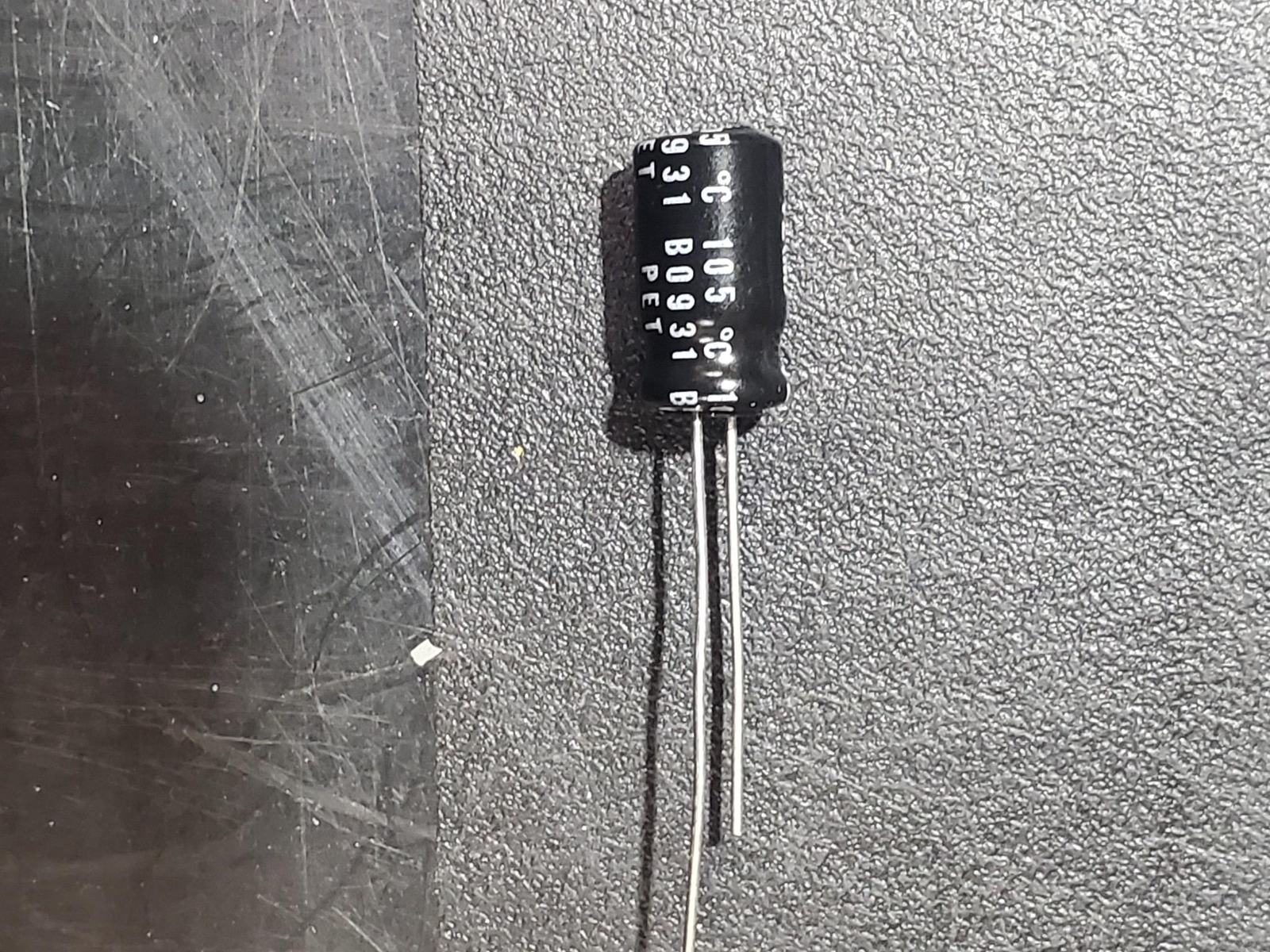 Nichicon Set of 1, 105°C Electrolytic Capacitor 82uF 450V (82 mfd 450V) 20% Radi