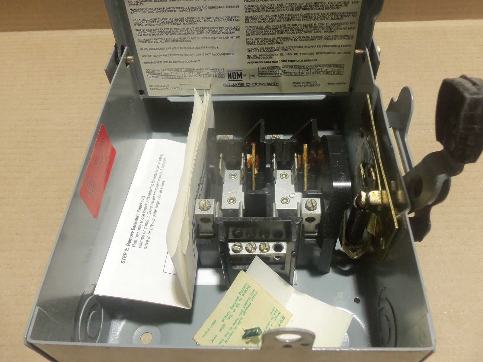 NEW SQUARE D D221NRB SAFETY SWITCH DISCONNECT 30A 240V FUSIBLE SINGLE PHASE AK