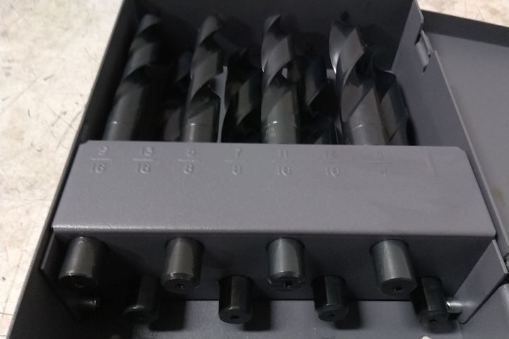 Westward 4UM96 8 Pc 3-1/8 In Flute L 9/16 to 1 In Reduced Shank Drill Bit Set