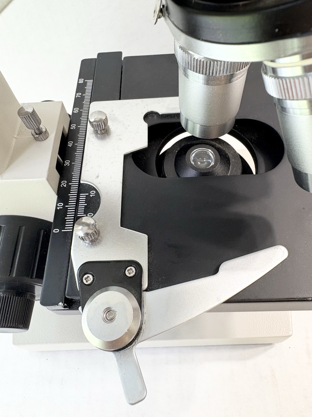 OMAX M82E Binocular Compound Microscope LED Mechanical Stage 4X 10X 40X 100X