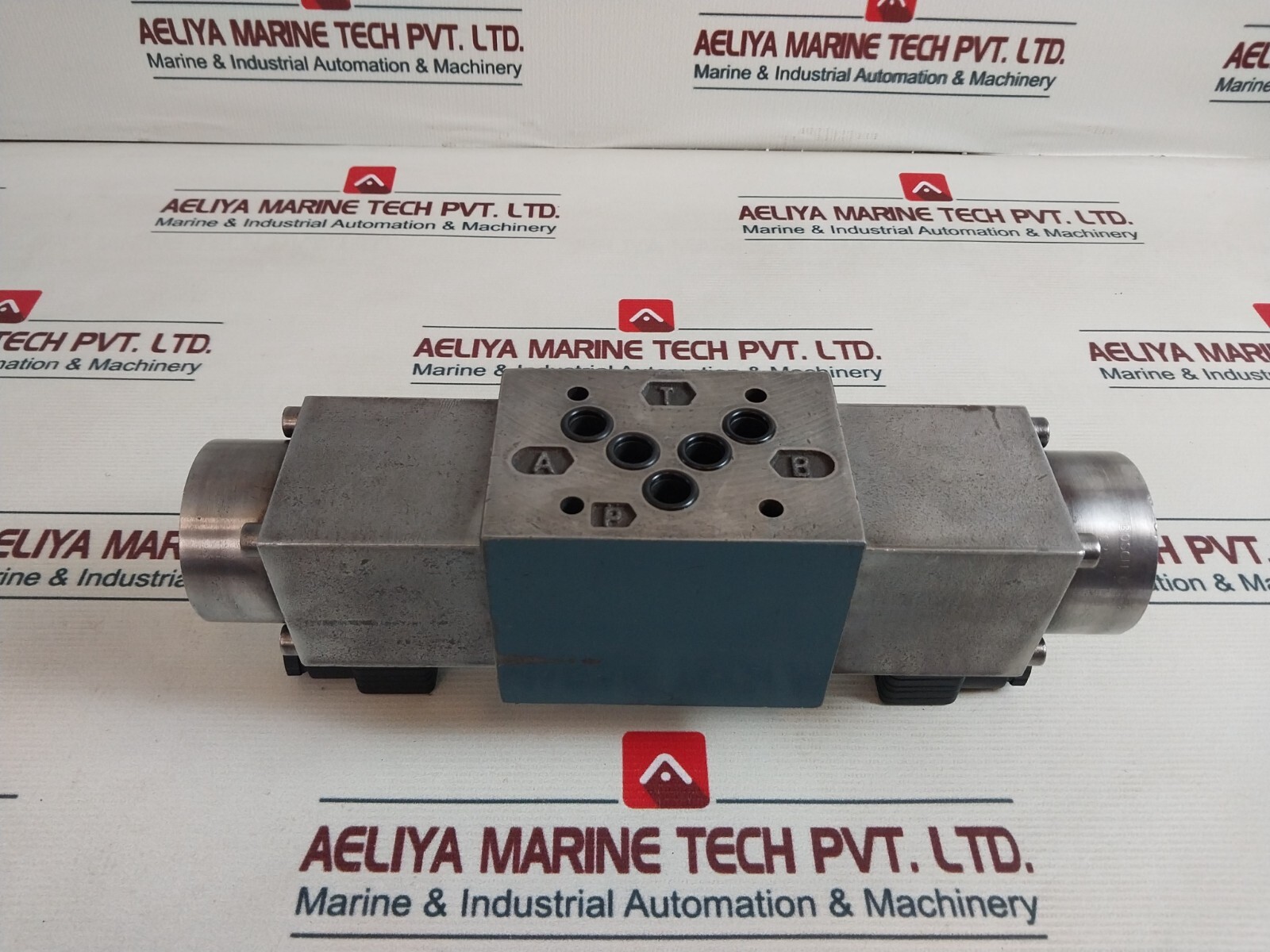 Bosch 0 811 404 832 Directional Valve 0 831 006 033