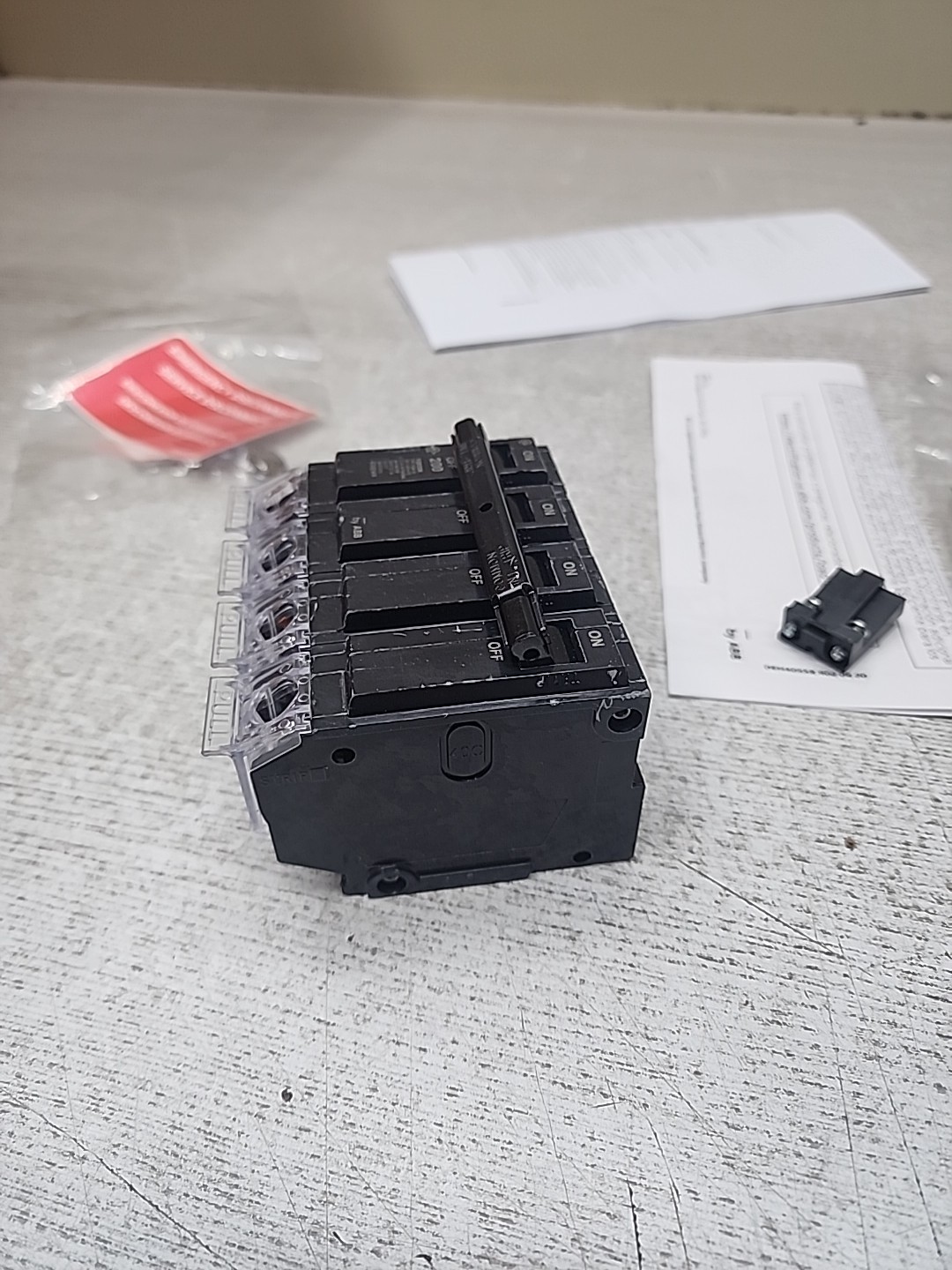 GE THQMV200WL 200 Amp 120/240 Volt 2-Pole Plug-In Mount  Main Circuit Breaker