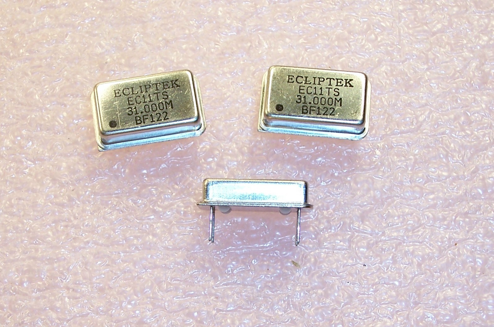 QTY (10) 31MHz FULL SIZE OSCILLATORS HCMOS TTL 5V TRI STATE EC11TS-31.000M