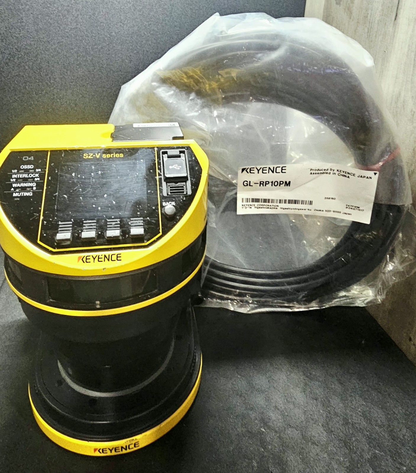 Keyence SZ-V04X Multi-function Laser Safety Scanner Used – New Cord Included