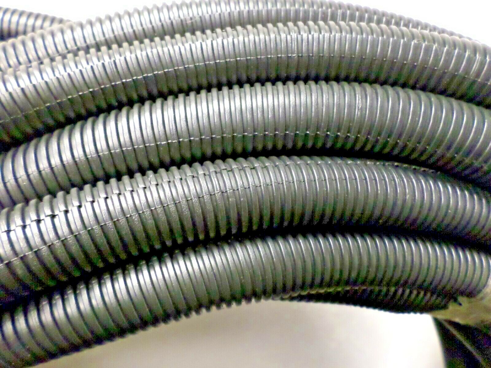 3/4″ x 10-Feet Black Poly Corrugated Split Wire Loom Protective Tubing
