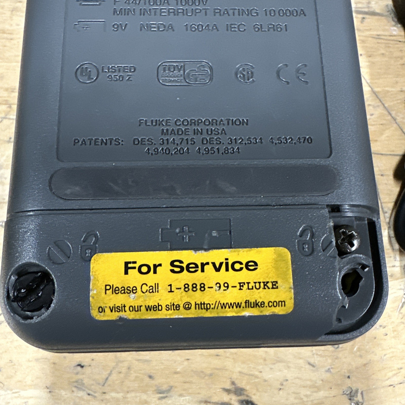 Fluke 787 ProcessMeter W / Soft Case, Leads & Alligator Clips