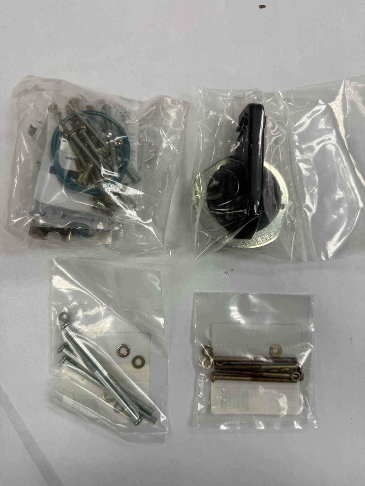 SEFHM1 GE SPECRA CIRCUIT BREAKER OPERATING MECHANISM, W/ ROTARY HANDLE AND SHAFT