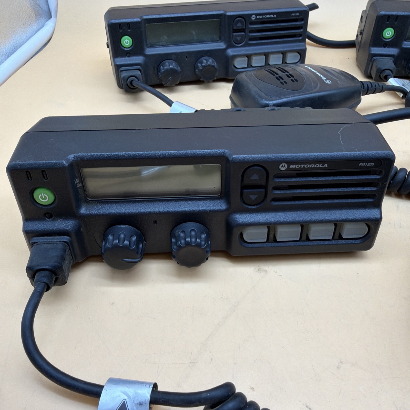 MOTOROLA PM1200 Control Head HKLN4331A & AARMN4025C Mic – Lot of 3