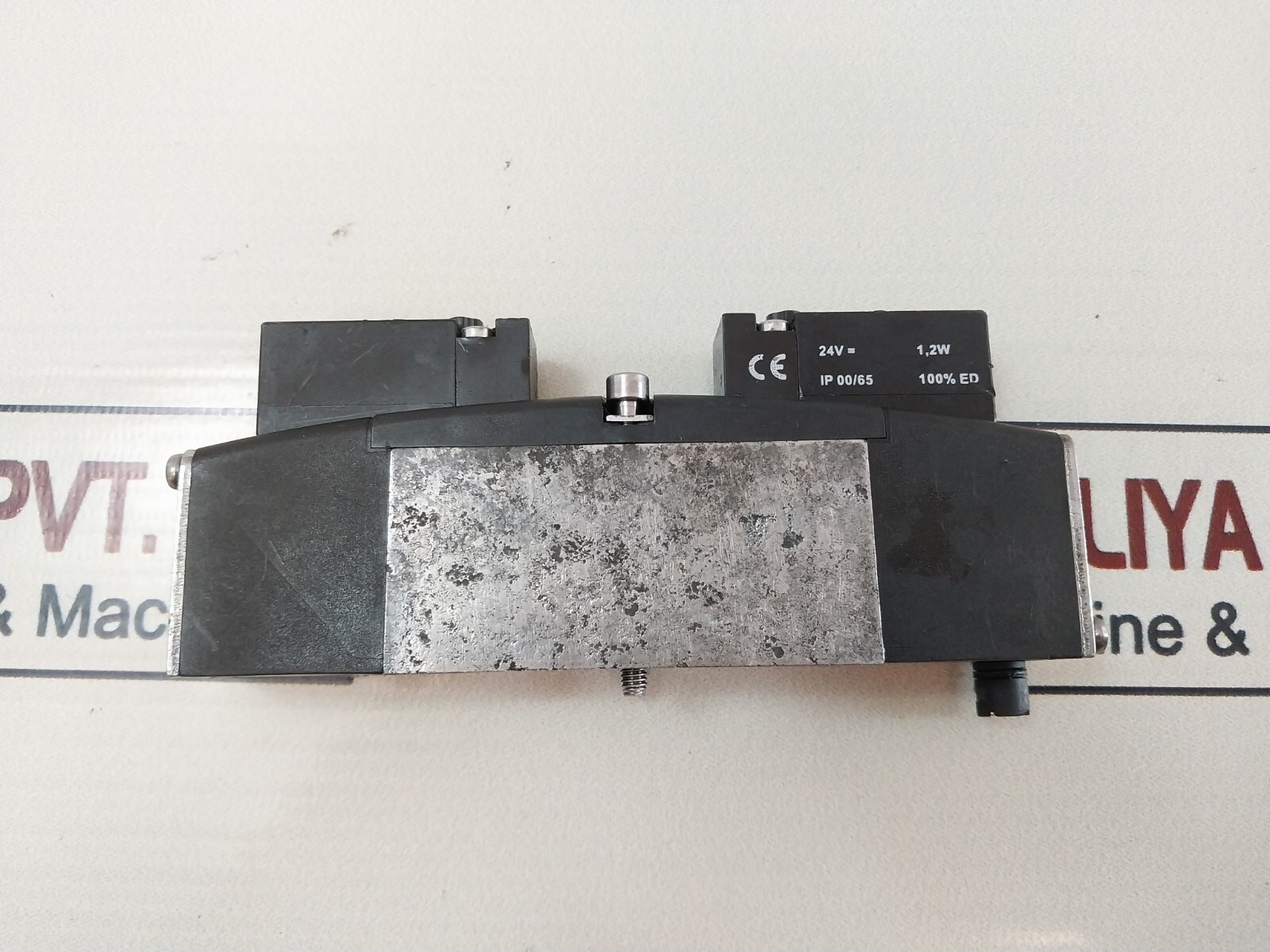 Rexroth CD01-PI Pneumatic Directional Valve R412011011 24V 1,2W IP 00/65