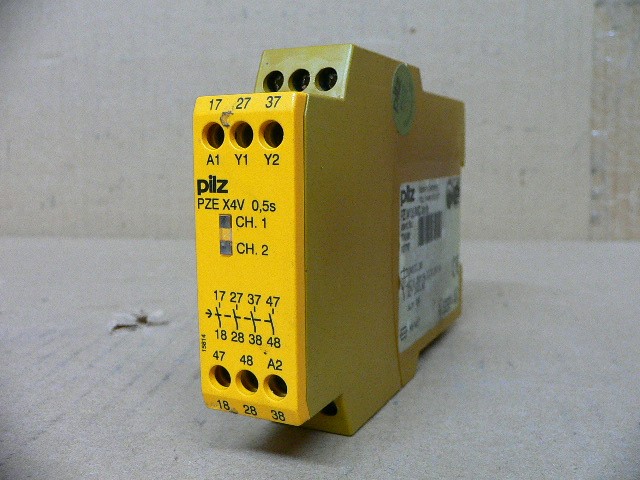 Pilz 774580 Used Pze X4v 0,5/24Vdc 4N/O Flx Safety Relay 774580