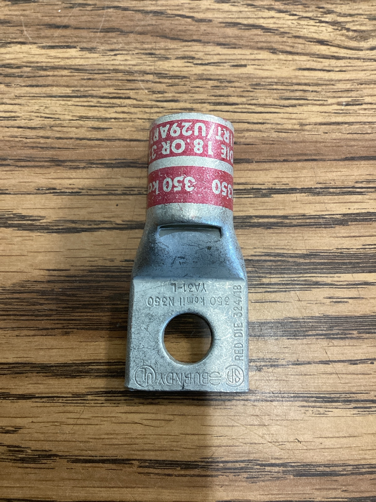Box Of 10 BURNDY YA31L COPPER CRIMP LUG 350 MCM 1 HOLE 1/2″ SHORT BARREL RED DIE