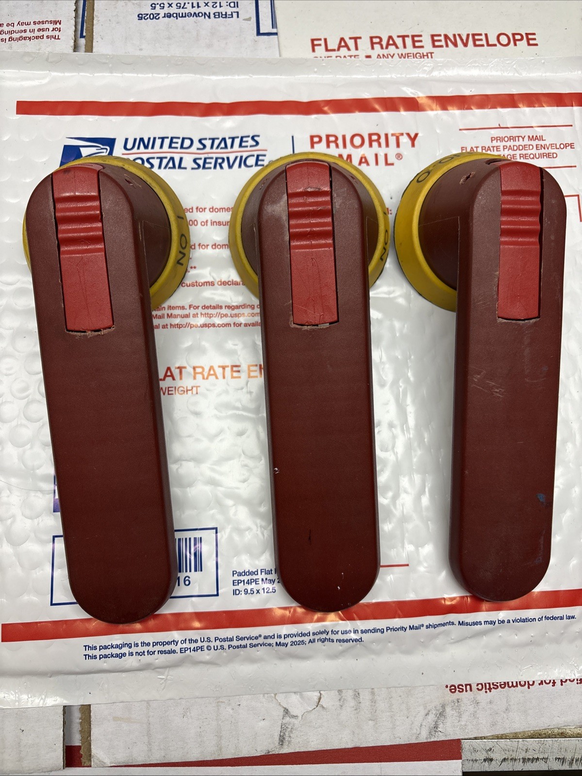 3 Pack Rotary Disconnect On/Off Handles Electrical Red/Yellow + LOTO Slot Hasp