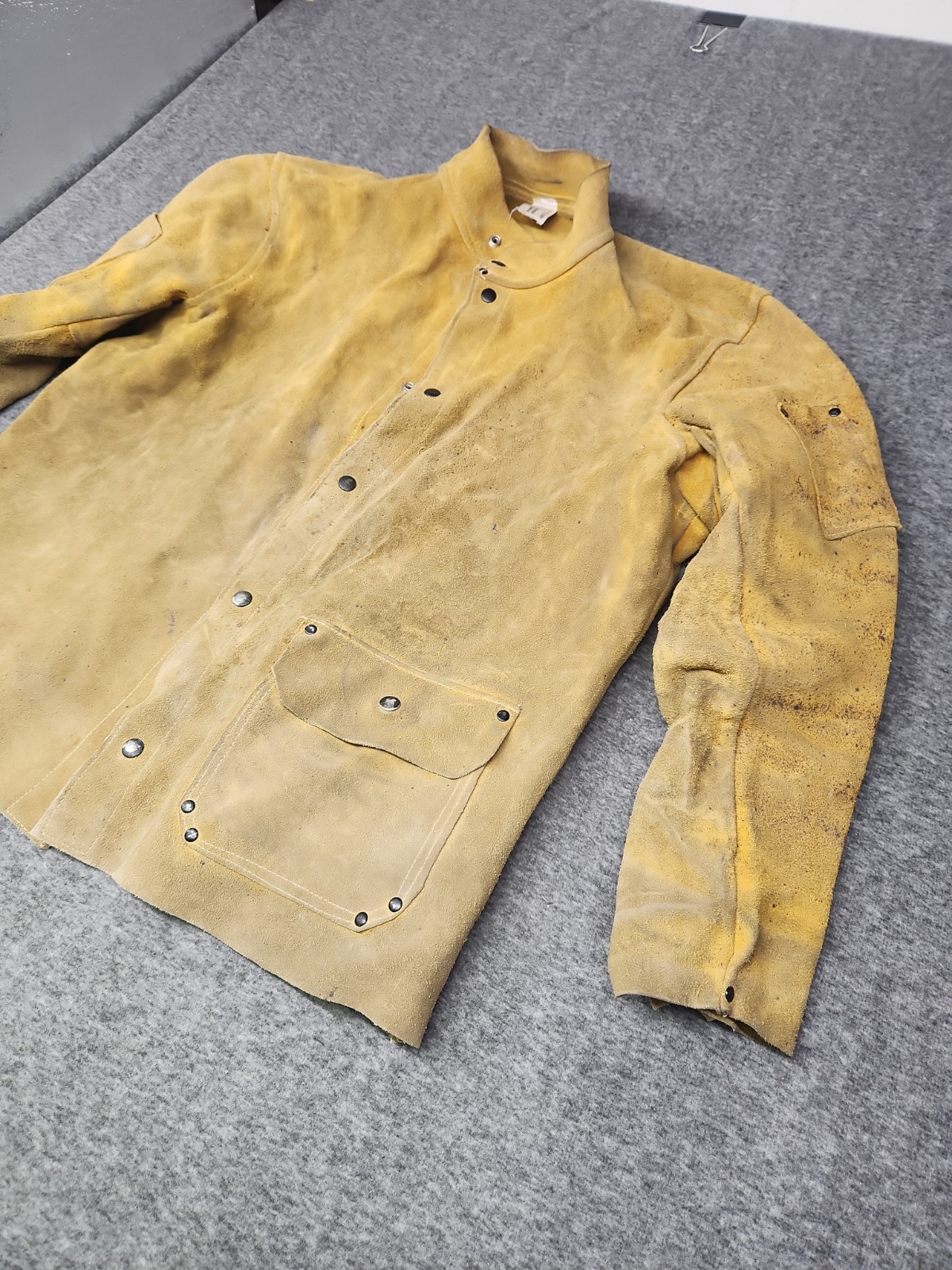 Used Tan Mens Leather Welding Jacket XL Heavy Duty Flame Resistant