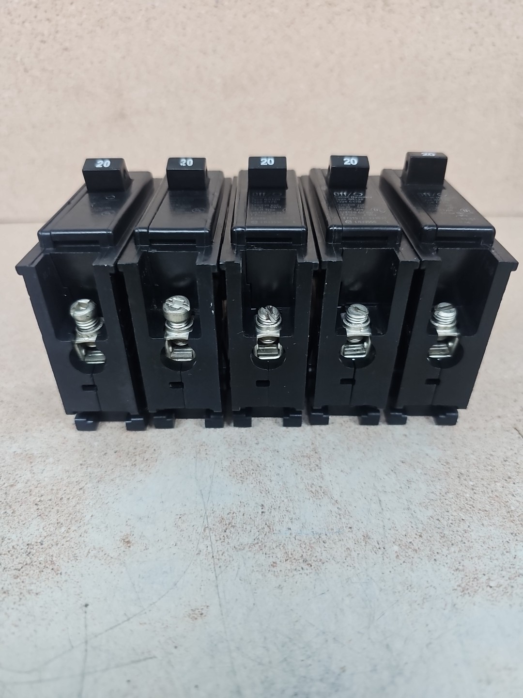 LOT OF 5 Cutler Hammer BR120 1 Pole 20 Amp Type C120 Circuit Breaker
