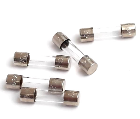 LOT OF 5 GMA-1.5A BUSS BUSSMANN FUSES 1.5A 1.5 A 250V 5mm x 20mm FAST BLOW