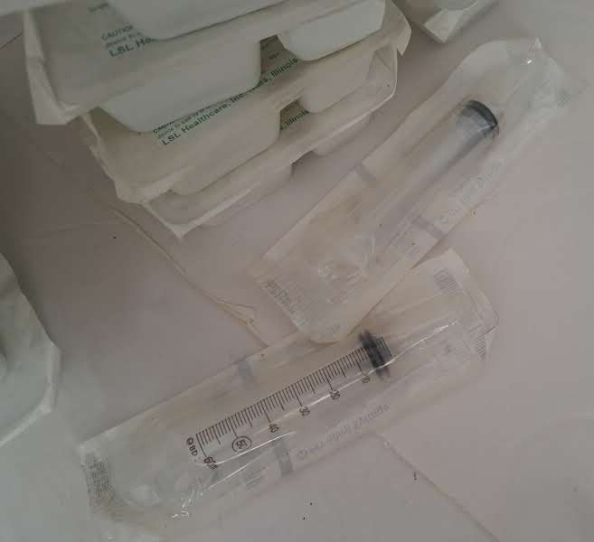 Sterile Tracheostomy Care Tray Care & Clean Set sealed set of 14& 2 Syringes