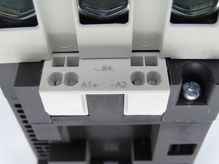 SIEMENS 3RT1045-3BB40 CONTACTOR