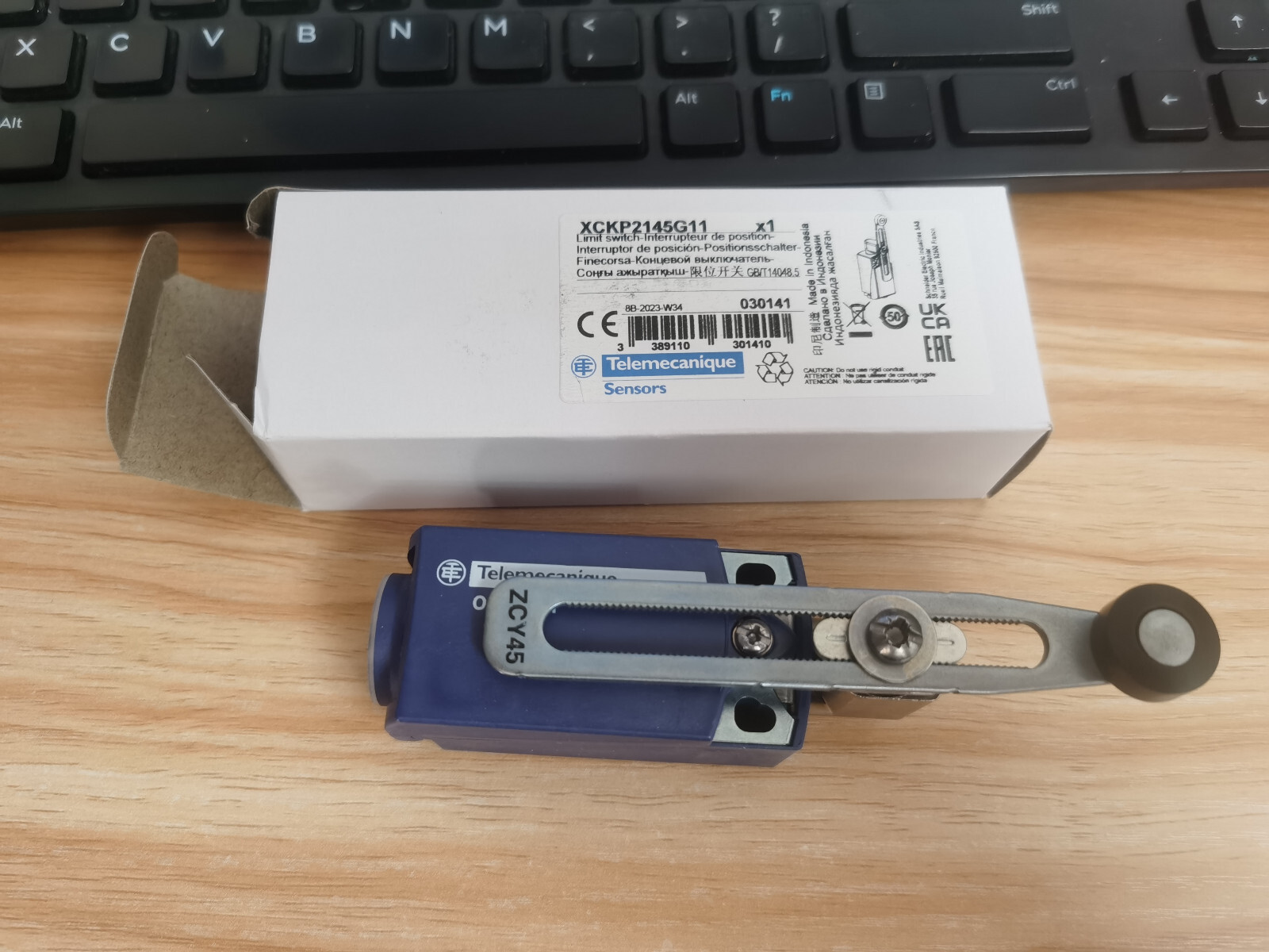 1PCS New Schneider XCKP2145G11 (ZCP21+ZCE01+ZCY45) Limit Switch Brand