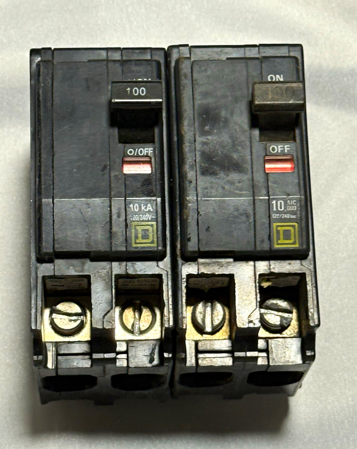 Square D Homeline QO2100 100A 1 Pole 120/240V Plug-In Circuit Breaker 2-pack