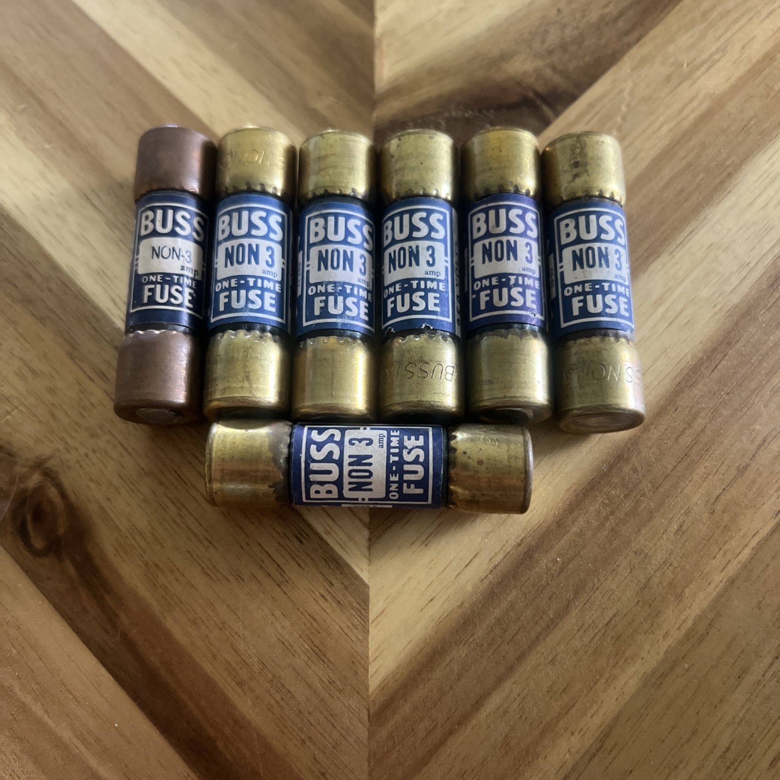 Lot of 7 – BUSSMANN BUSS NON-3 250V 3A ONE-TIME FUSE