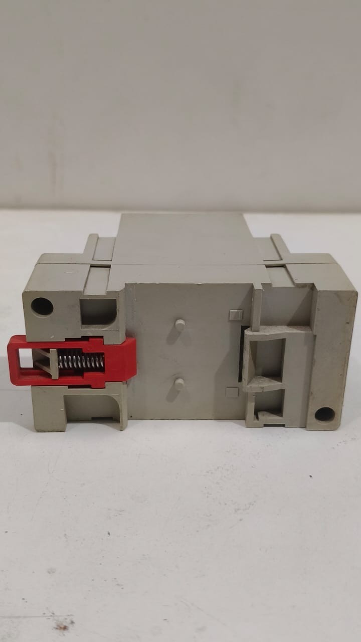 TELEMECANIQUE LT2-SE00M PTC THERMISTOR PROTECTION RELAY 200-240V