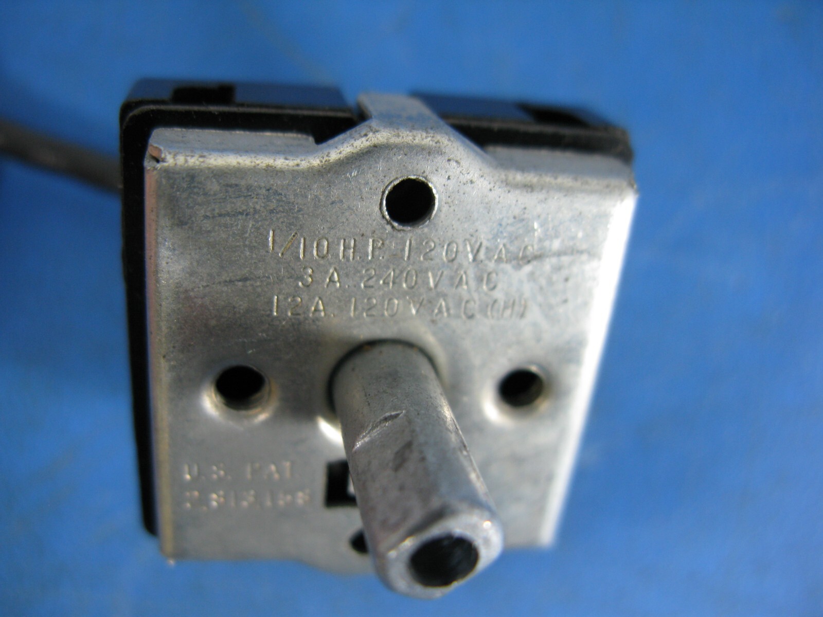 (1) *NEW* TOWER 13627 5 POSITION 1/10HP 120VAC 3A 240VAC 12A 120VAC 6A 120VAC