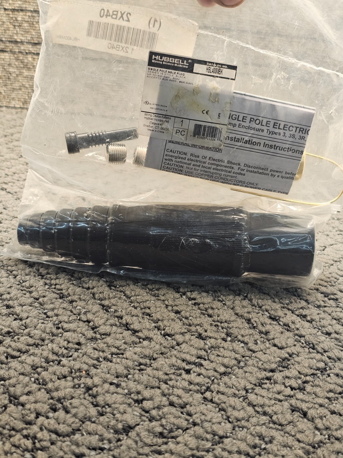 Hubbell HBL400MBK: Single Pole Male Plug 600V AC/DC 400 Amp