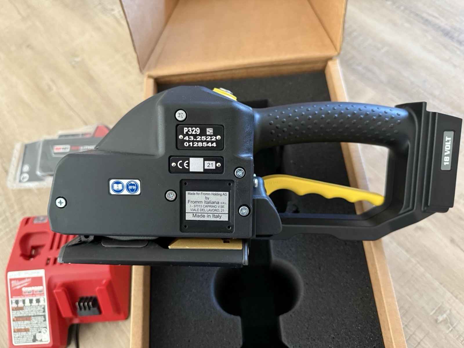 Fromm P329 Sealless Strapping Tool – 5/8” New With Battery/Charger