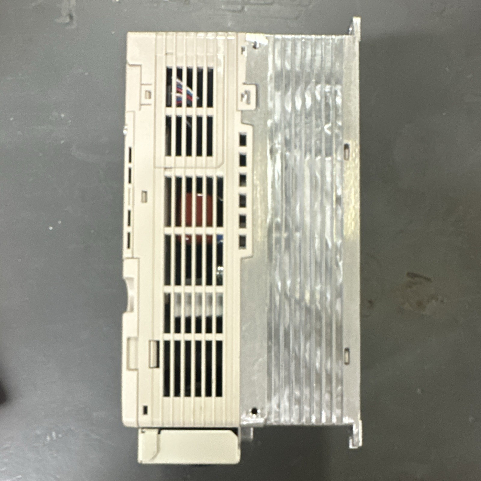 Yaskawa V1000 VFD CIMR-VU2A0040FAA 200-240V 3-Phase IP20 10HP