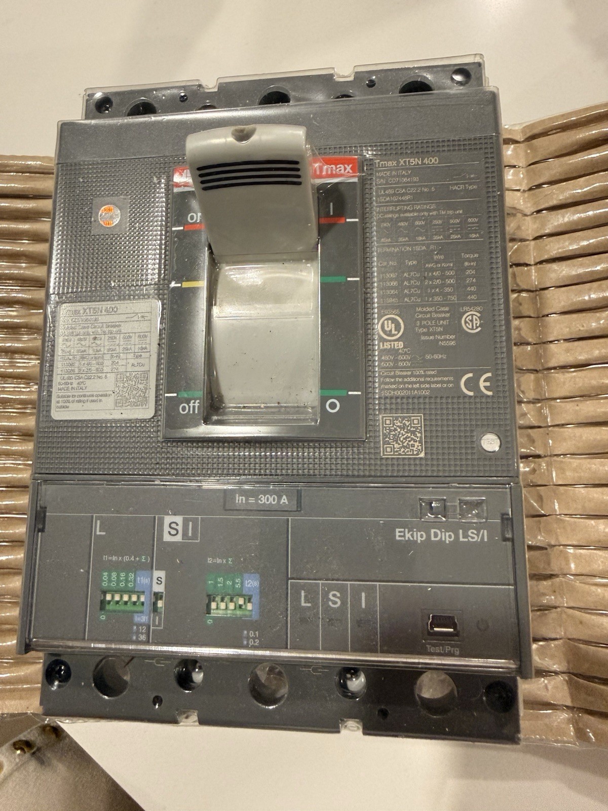 XT5 N 400 ABB SACE TMAX 400 Amp Breaker XT5HU340AFYN000XXX