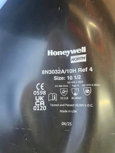 Honeywell North – Neoprene Glove Box Gloves – 10.5″ Size – 32″ L – 8N3032A/10H