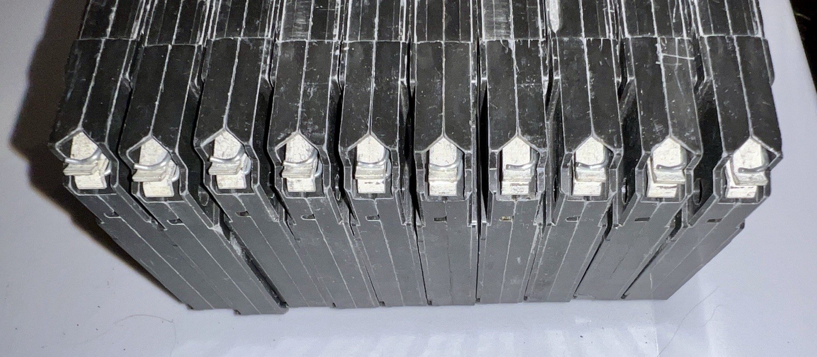 Lot of 10 – GE THQP115 Thin Series Circuit Breaker Single Pole 15-Amp Q-Line