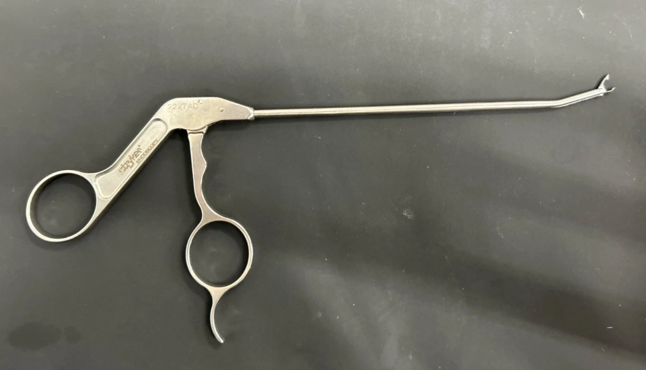 Stryker Conquest Endoscopy 2.7mm 15º Suture Retriever 300-027-376