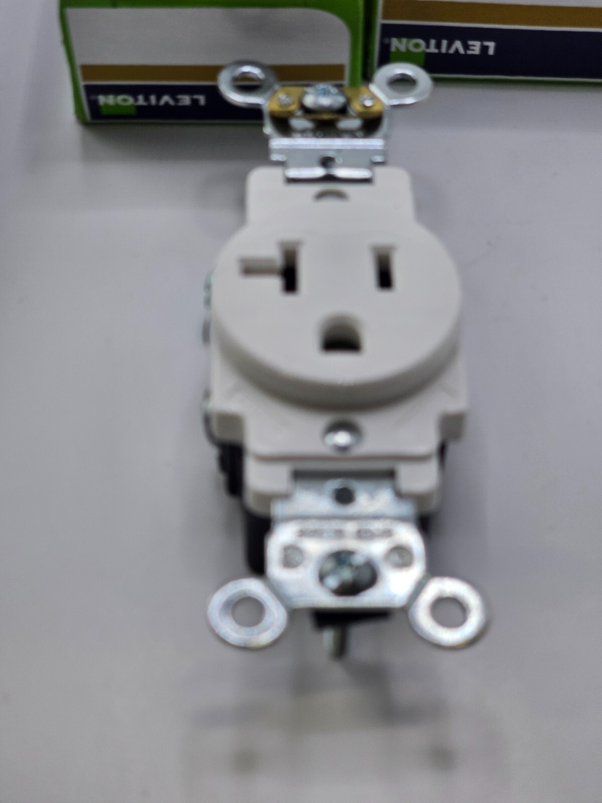 (QTY 4) LEVITON 125V Back/Side Wired Single Receptacle Outlet White 5361-W
