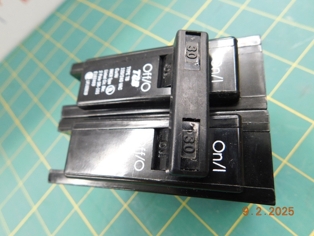 THOMAS & BETTS CIRCUIT BREAKER 2P, 30A, TB230 double pole T&B, U,Q,O