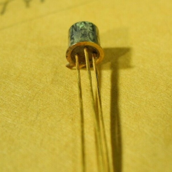 Vintage transistors 2N2378 PNP SILICON 10V-50MA-150MW-20MHz HFE 25-TYP., 15 MIN
