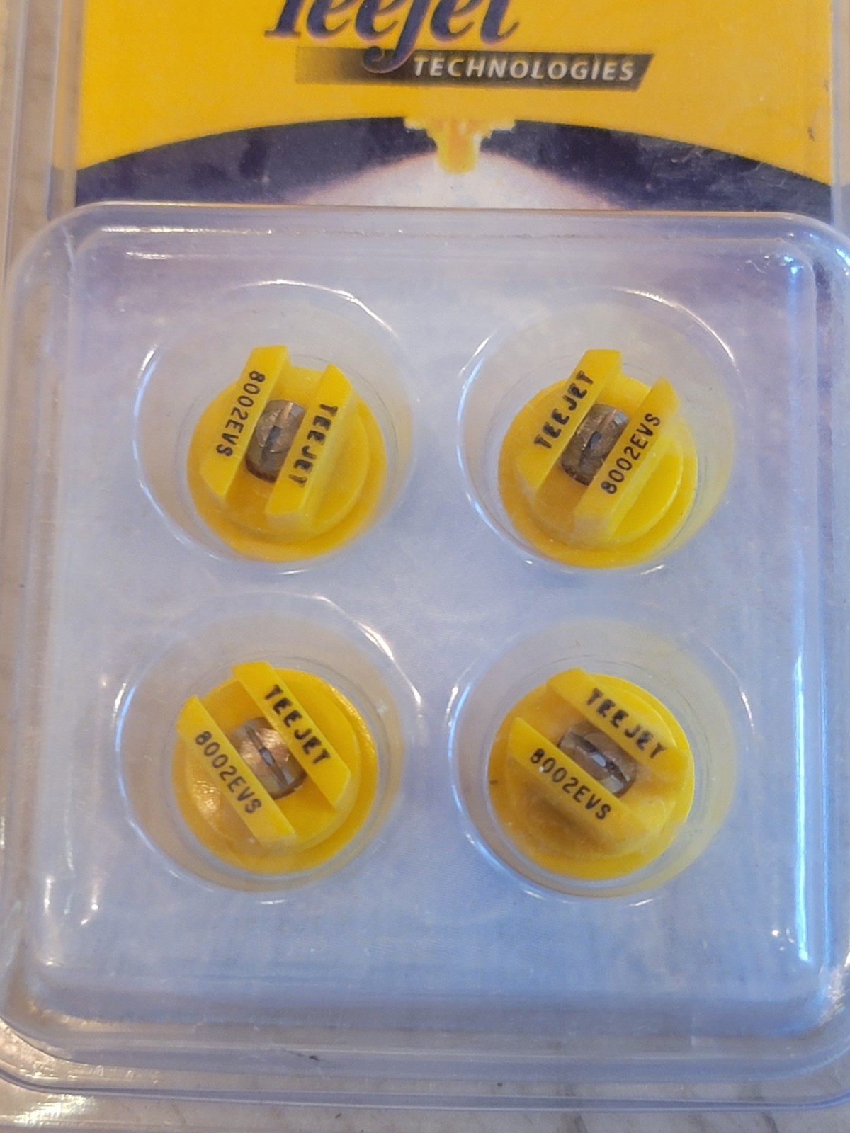 TeeJet Even Flat Spray Tips 80° Polymer w/SS Insert 0.20 GPM @ 40PSI. 4pk