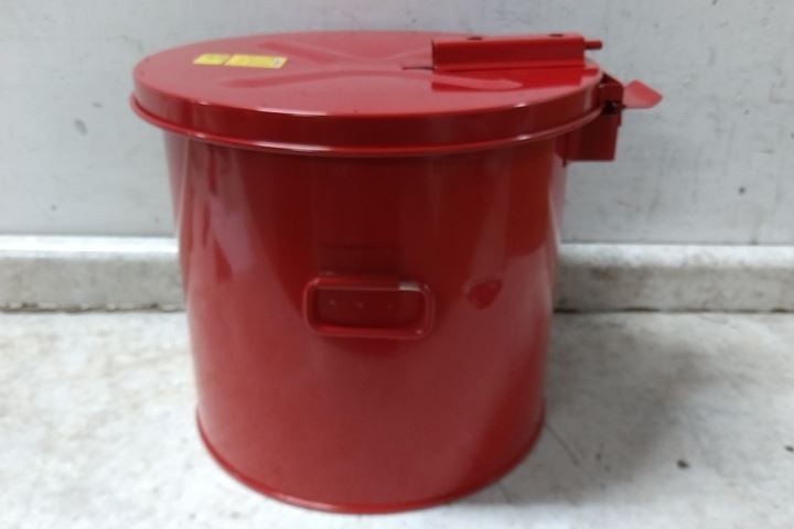 Justrite 27605 5 Gal Capacity Red Powder Coated Steel Dip Tank