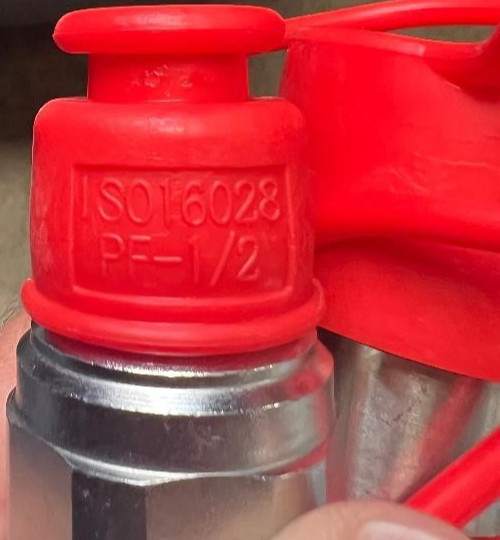 1/2″ Flat Face Hydraulic Quick Couplers 2 Sets – 1/2″ Male and Female (4 total)