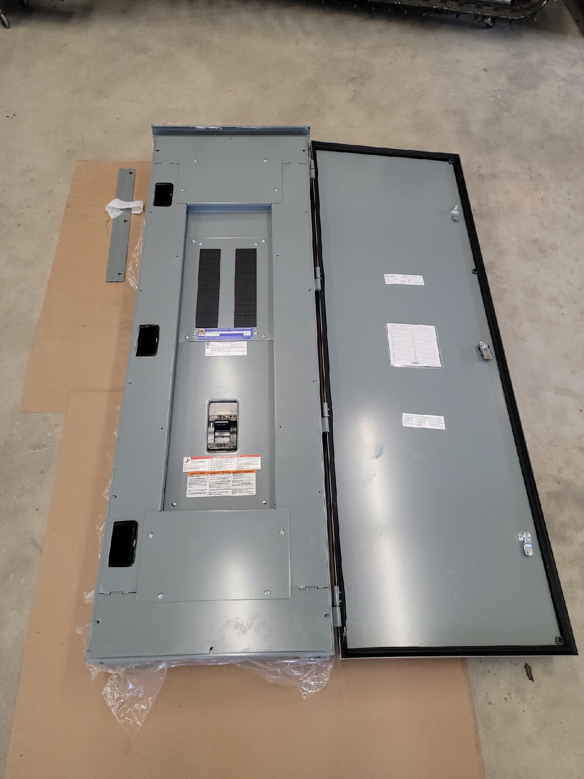 SQUARE D 400A Main Breaker 3R Outdoor Panel 240v 3P MH62WP NQ430L4C 3 PHASE