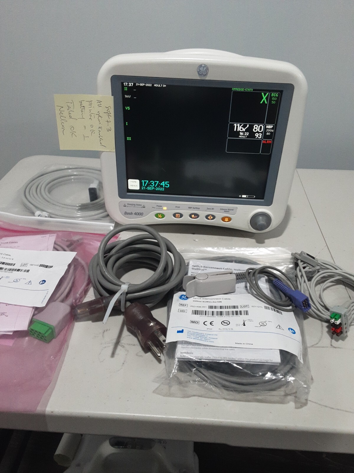 GE Dash 4000 Monitor Nellcor sp02 ,2 IBP and Co2 + 90 days free return and warr