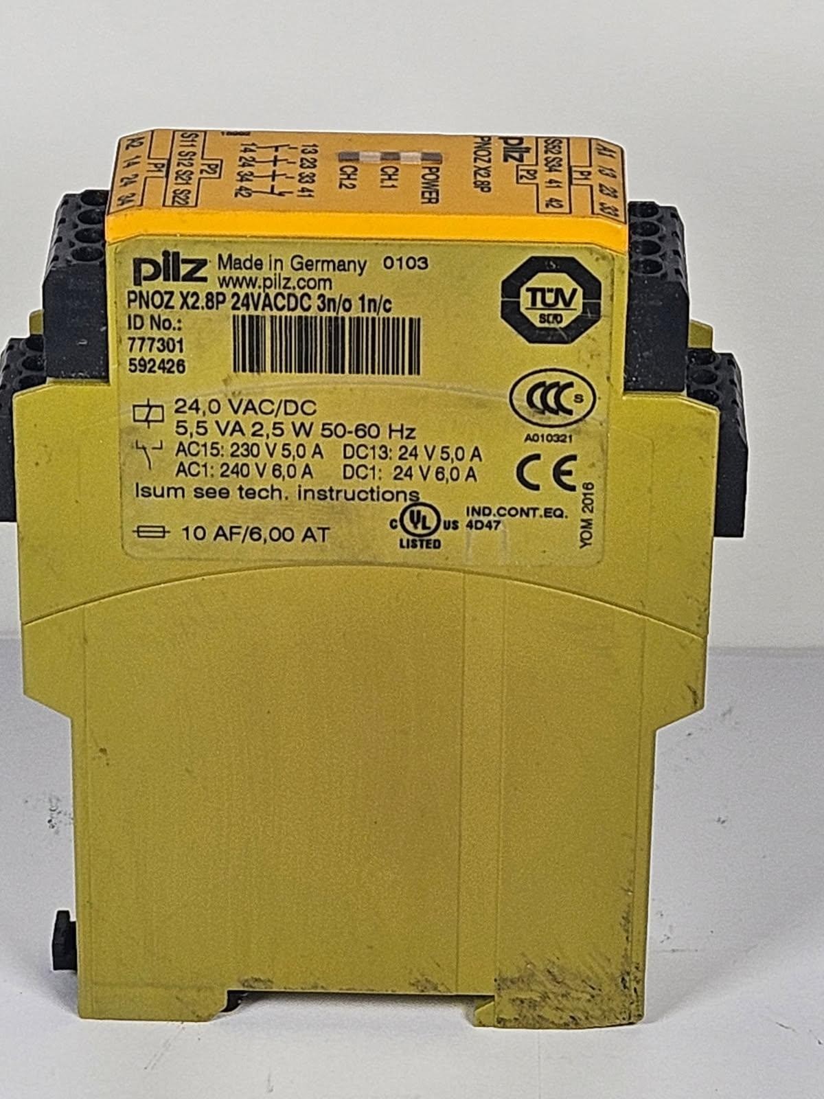 Pilz PNOZ X2.8P 24VACDC 777301 Safety PLC Relay Electric System Module Unit