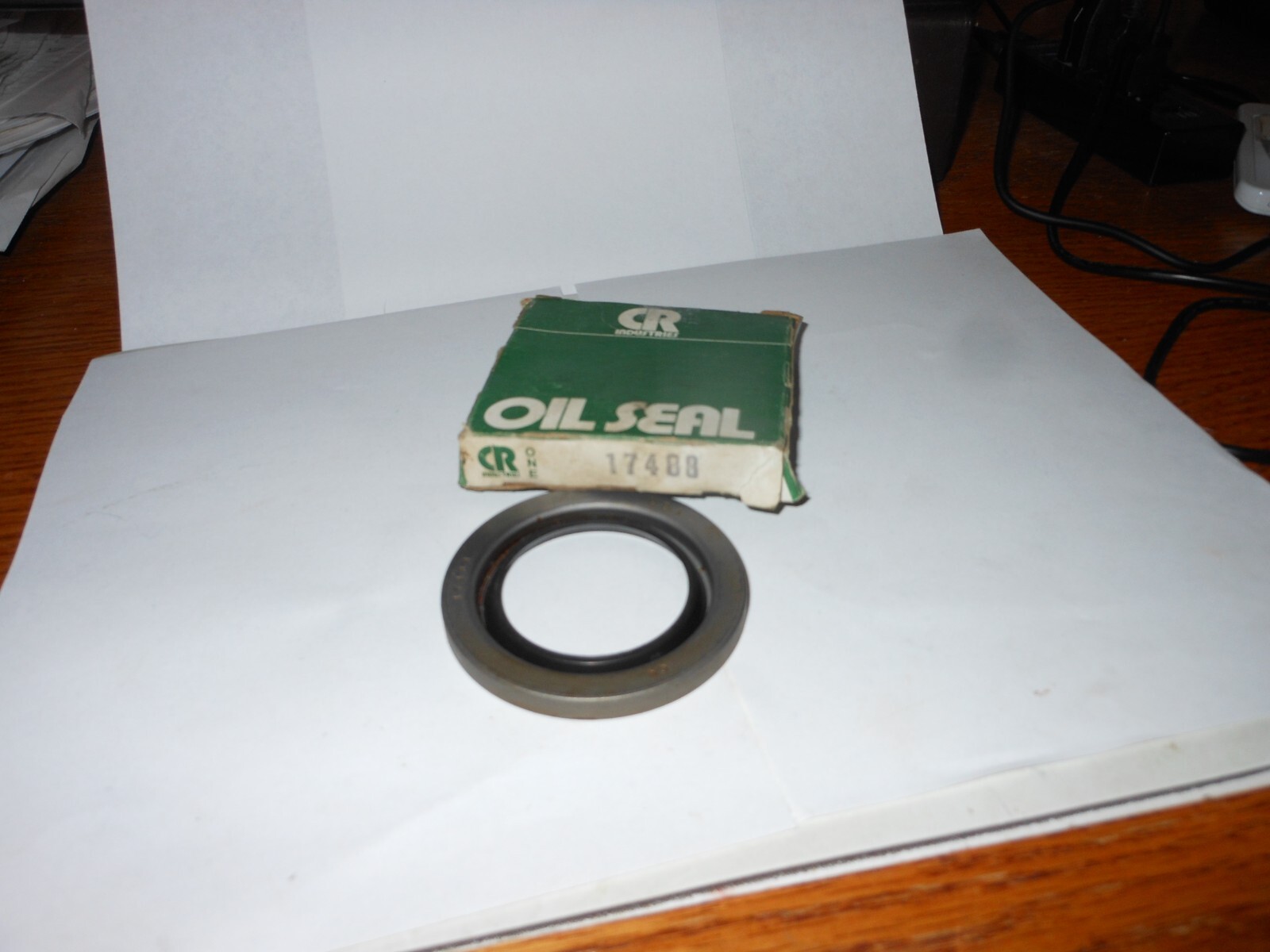 CR (Chicago Rawhide) 17488 OIL SEAL~MADE IN USA~ ID = 1.75″ OD = 2.72″