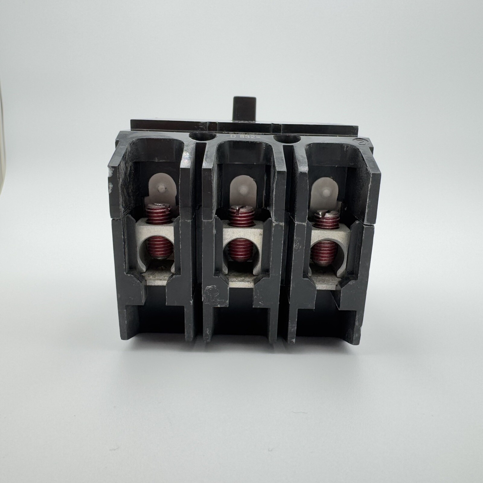 GE Breaker TEY330 3 Pole 30A 277/480 General Electric Bolt On