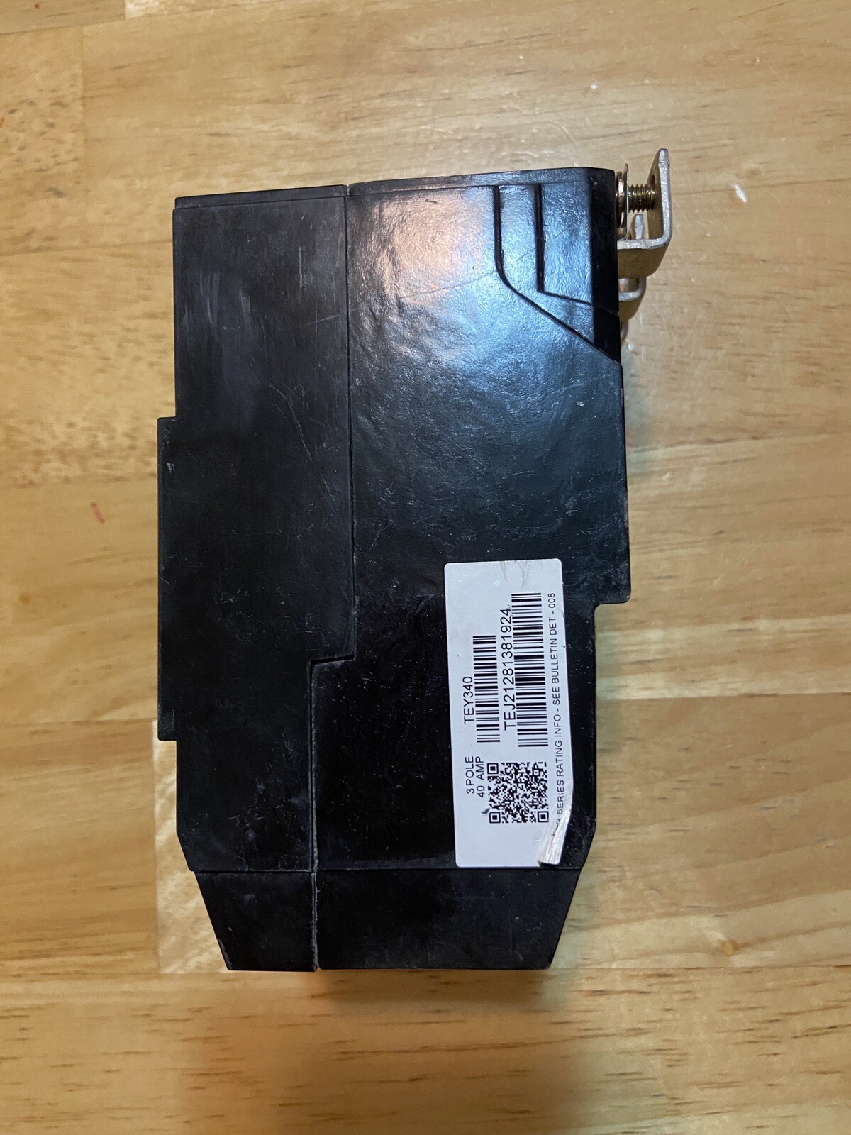 GE TEY340 TEY M02 340 3 Pole 40A 277/480 TEY Bolt On Circuit Breaker