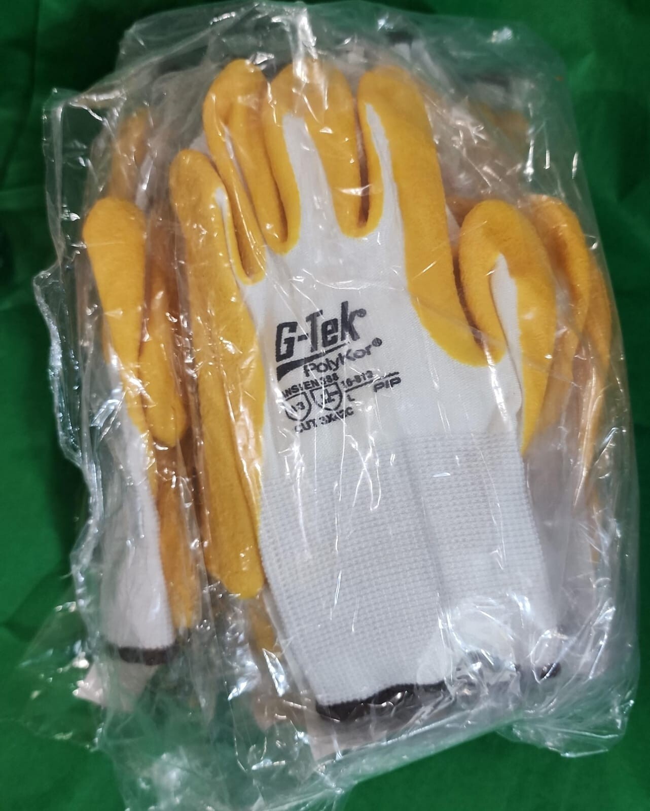 PIP G-TEK WHITE YELLOW RUBBER PALM AND FINGERS RN67368 ~ LOT OF 12