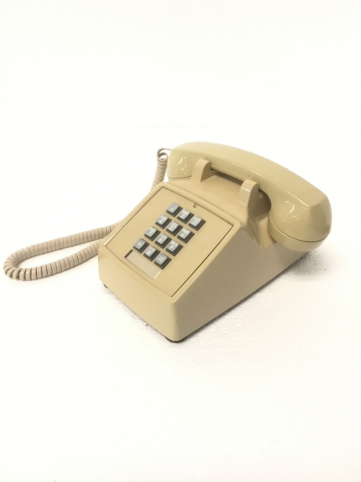 Cortelco Corinth 250044_MBA-20M11-99 EK Beige Corded Desk Phone w/ Handset
